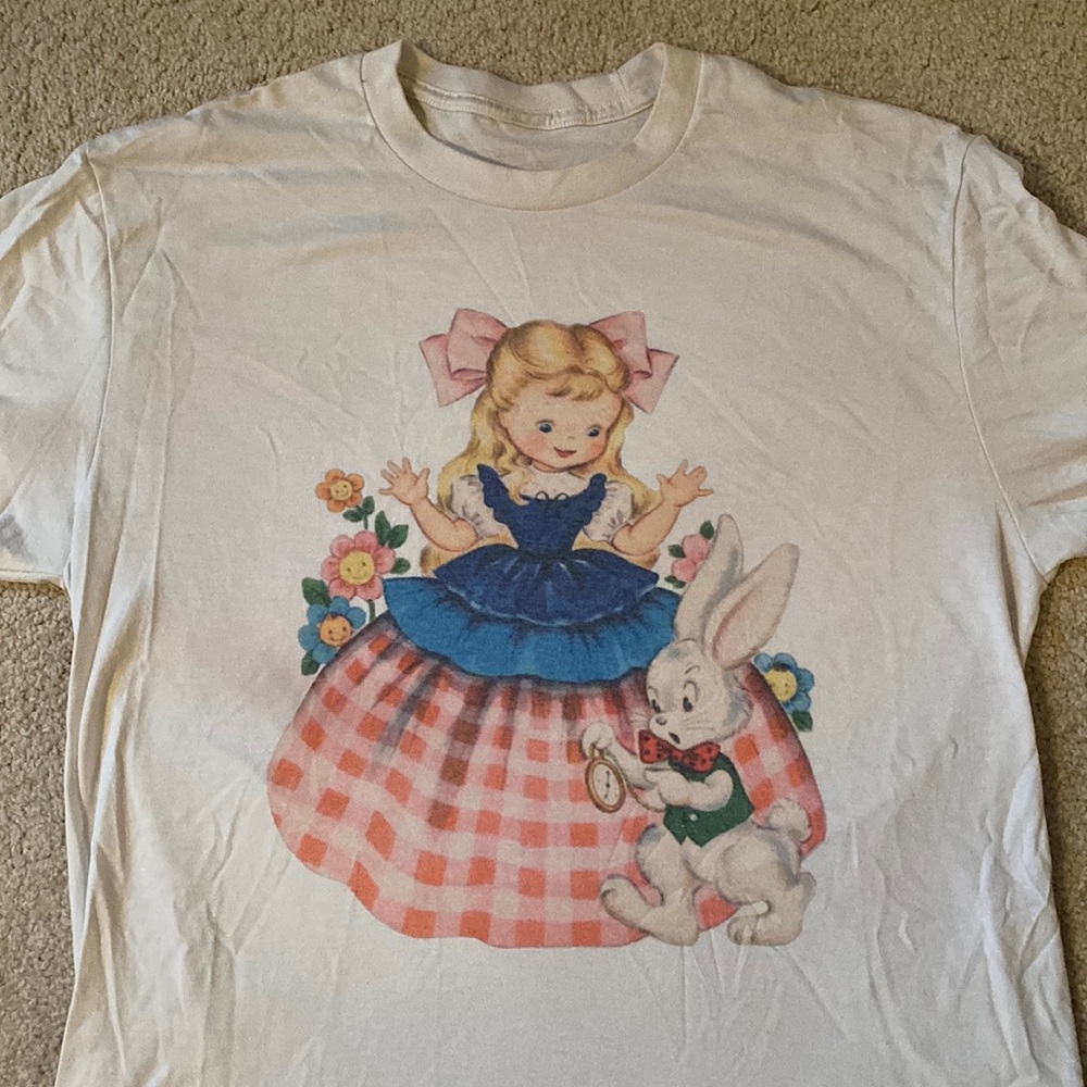 Cute vintage print tee